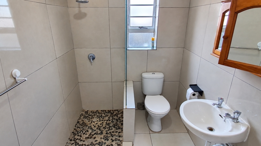 To Let 1 Bedroom Property for Rent in Kensington Western Cape